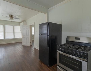 2913 Homan Avenue - Photo Thumbnail 14