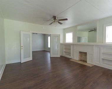 2913 Homan Avenue - Photo Thumbnail 1
