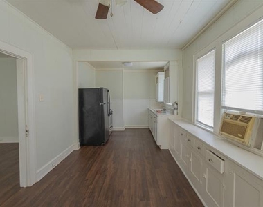 2913 Homan Avenue - Photo Thumbnail 12