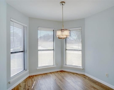8 Salida Drive - Photo Thumbnail 3