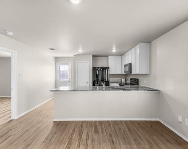 1412 Silver Oak Lane - Photo Thumbnail 9