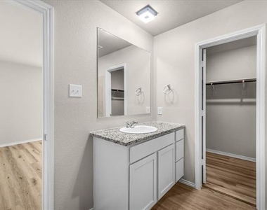 1412 Silver Oak Lane - Photo Thumbnail 17