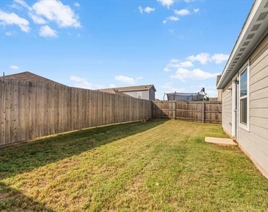 1412 Silver Oak Lane - Photo Thumbnail 23
