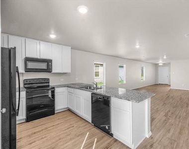 1412 Silver Oak Lane - Photo Thumbnail 12