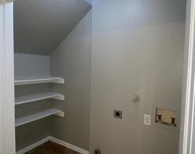 7700 Stanley Court - Photo Thumbnail 8