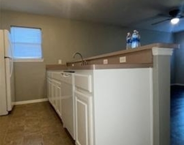 7700 Stanley Court - Photo Thumbnail 3