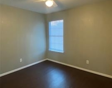 7700 Stanley Court - Photo Thumbnail 13