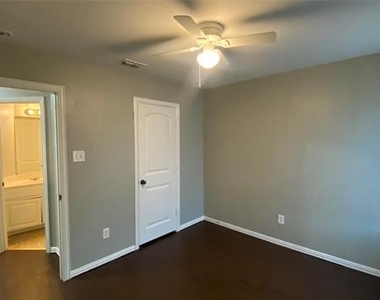 7700 Stanley Court - Photo Thumbnail 14