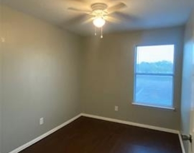 7700 Stanley Court - Photo Thumbnail 16