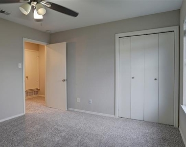 711 Wolftrap Drive - Photo Thumbnail 15