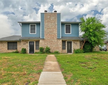 711 Wolftrap Drive - Photo Thumbnail 1
