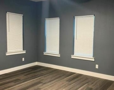 405 E Evans Street - Photo Thumbnail 5