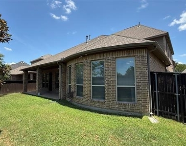901 Colby Drive - Photo Thumbnail 4