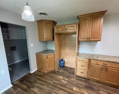 3509 Wharton Drive - Photo Thumbnail 10