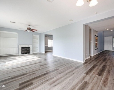 10863 W Washington Street - Photo Thumbnail 8