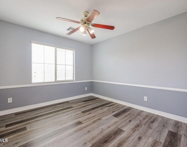10863 W Washington Street - Photo Thumbnail 34