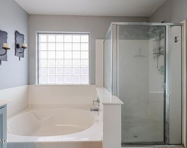 10863 W Washington Street - Photo Thumbnail 26