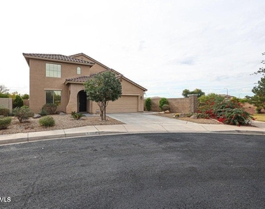 10863 W Washington Street - Photo Thumbnail 2