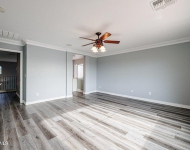 10863 W Washington Street - Photo Thumbnail 23