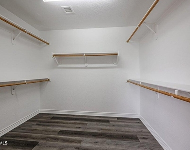 10863 W Washington Street - Photo Thumbnail 27