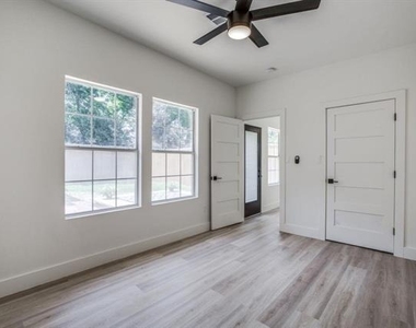 5400 Worth Street - Photo Thumbnail 13