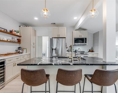 5400 Worth Street - Photo Thumbnail 4