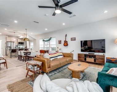 5400 Worth Street - Photo Thumbnail 2
