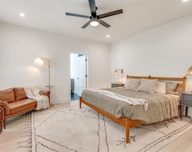 5400 Worth Street - Photo Thumbnail 7