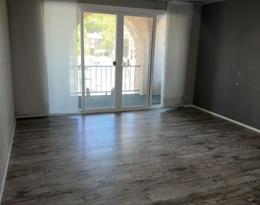 4139 N 78th Place - Photo Thumbnail 5