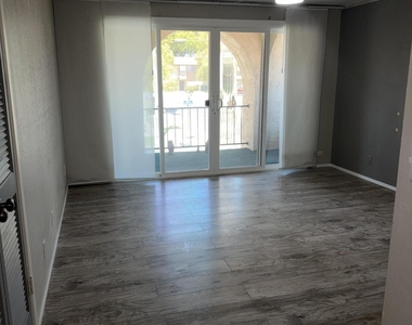 4139 N 78th Place - Photo Thumbnail 6