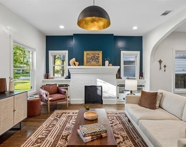 310 N Montclair Avenue - Photo Thumbnail 3