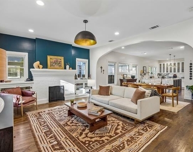 310 N Montclair Avenue - Photo Thumbnail 4