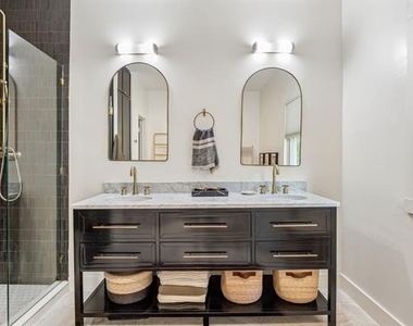310 N Montclair Avenue - Photo Thumbnail 20