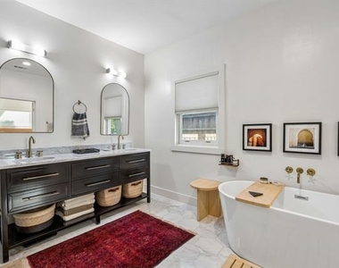 310 N Montclair Avenue - Photo Thumbnail 18