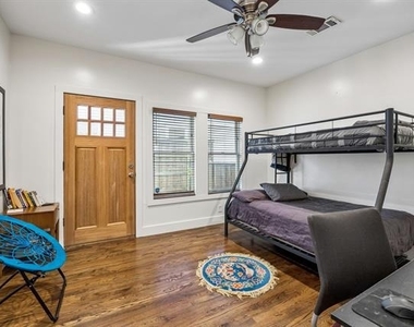 310 N Montclair Avenue - Photo Thumbnail 21
