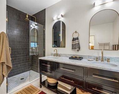 310 N Montclair Avenue - Photo Thumbnail 19