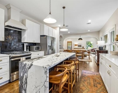 310 N Montclair Avenue - Photo Thumbnail 13