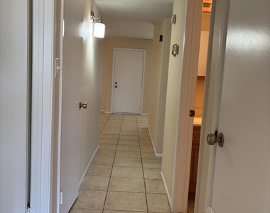 9920 N 97th Drive - Photo Thumbnail 8