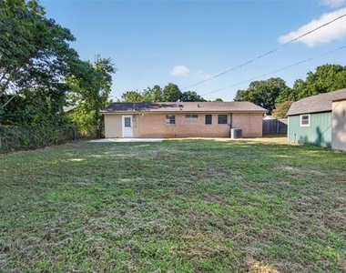 2210 Sycamore Drive - Photo Thumbnail 20