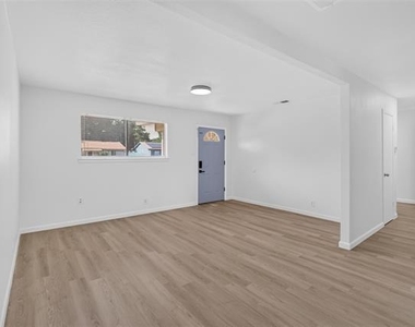 2210 Sycamore Drive - Photo Thumbnail 2