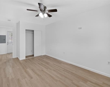 2210 Sycamore Drive - Photo Thumbnail 19