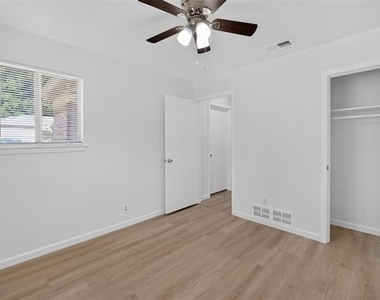 2210 Sycamore Drive - Photo Thumbnail 15