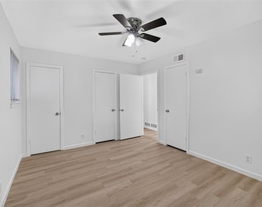 2210 Sycamore Drive - Photo Thumbnail 9