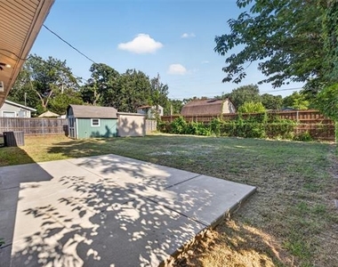 2210 Sycamore Drive - Photo Thumbnail 21