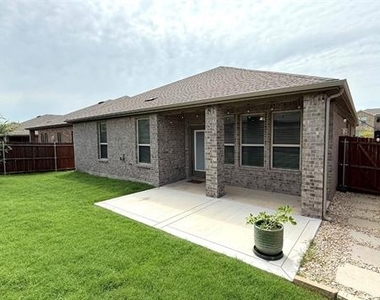 1932 Willie Ray Street - Photo Thumbnail 22