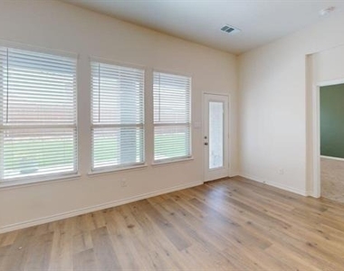 1932 Willie Ray Street - Photo Thumbnail 7