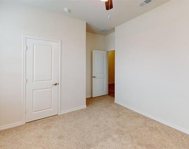1932 Willie Ray Street - Photo Thumbnail 12