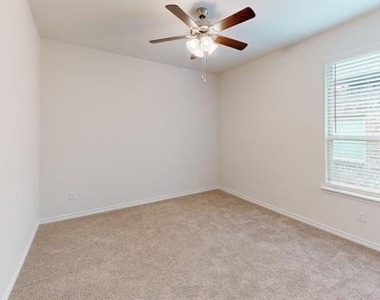 1932 Willie Ray Street - Photo Thumbnail 17
