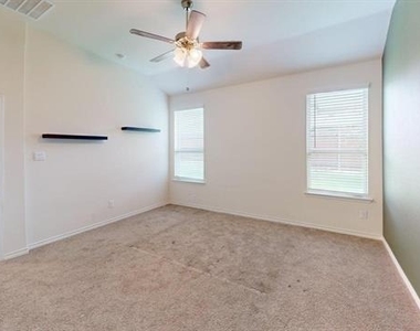 1932 Willie Ray Street - Photo Thumbnail 16