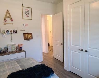 6708 Bermuda Avenue - Photo Thumbnail 24